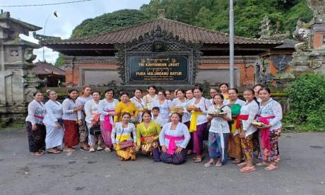 Tirta Yatra PKK Kelurahan Pemecutan 