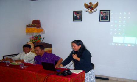 CIPTAKAN LINGKUNGAN LESTARI, PPLH BALI PANTAU WARGA PEMECUTAN WUJUDKAN MIMPI