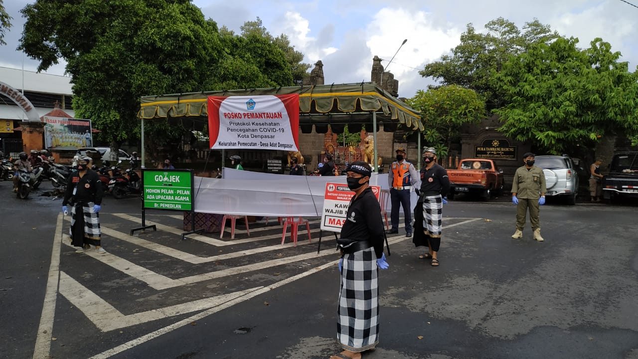 Pelaksanaan Pembatasan Kegiatan Masyarakat ( PKM ) Kelurahan Pemecutan 